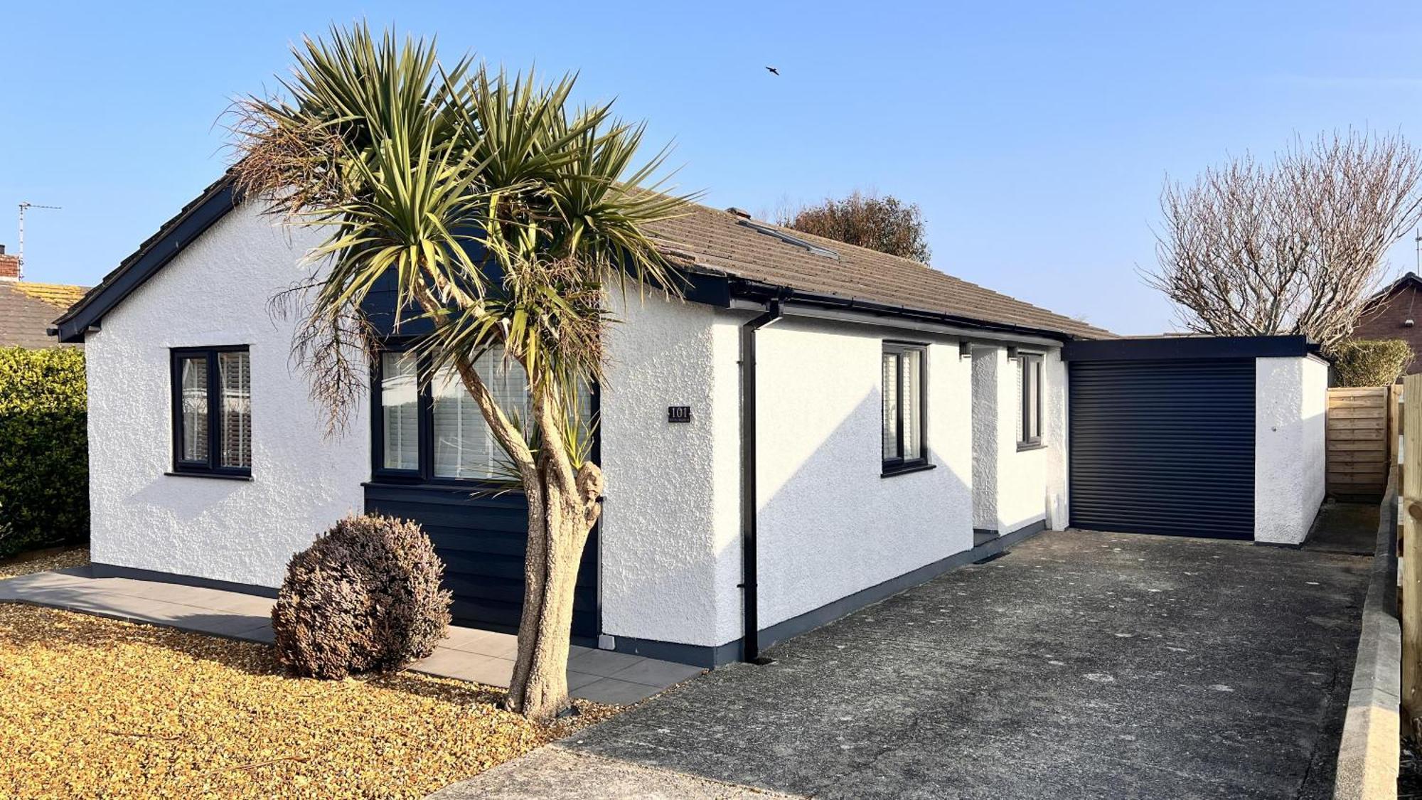 Stylish Modern Home With Parking Enclosed Garden ホーリーヘッド エクステリア 写真