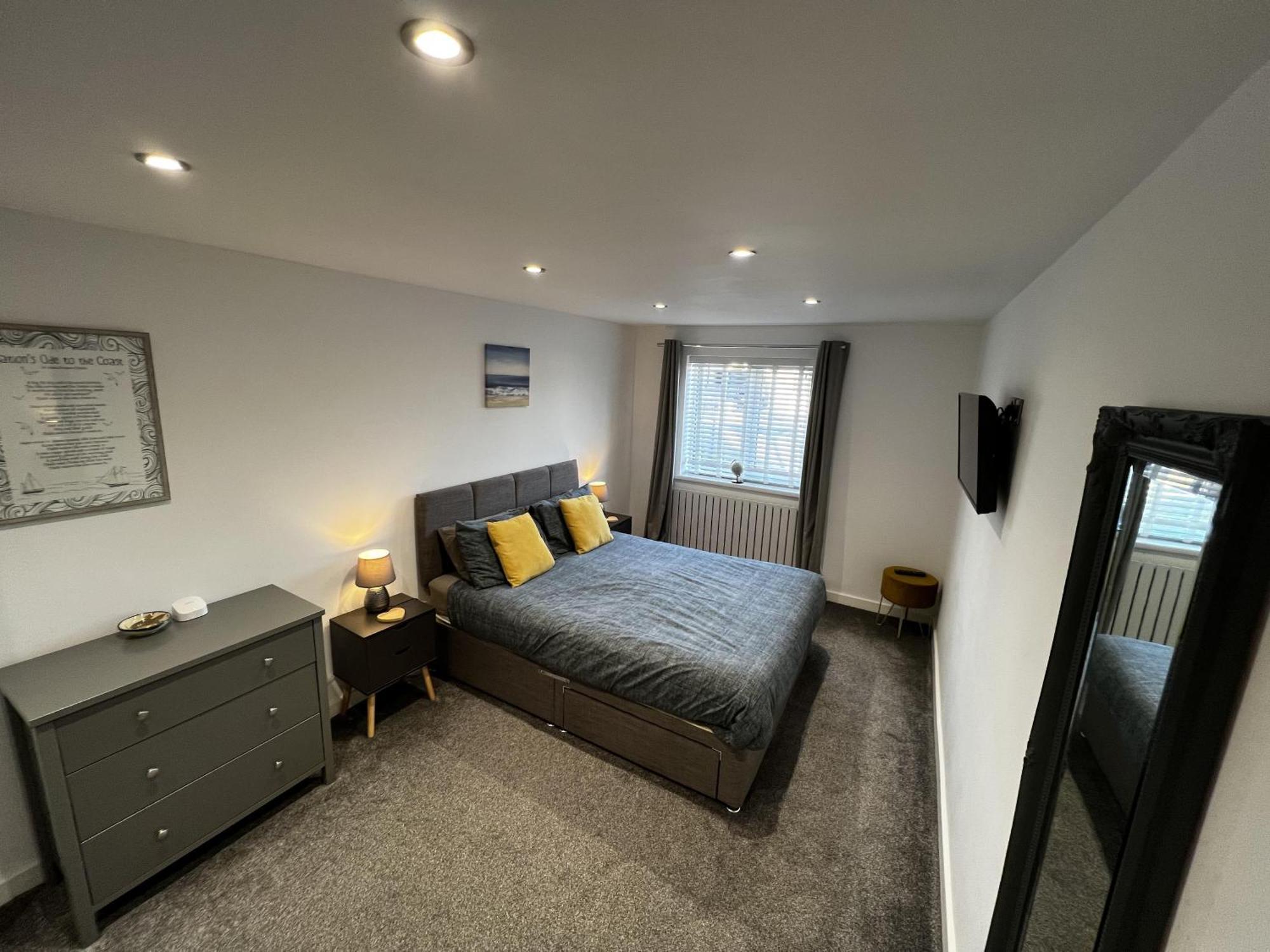 Stylish Modern Home With Parking Enclosed Garden ホーリーヘッド エクステリア 写真