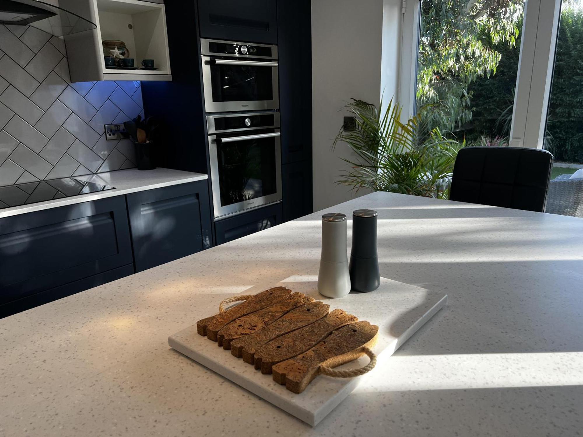 Stylish Modern Home With Parking Enclosed Garden ホーリーヘッド エクステリア 写真