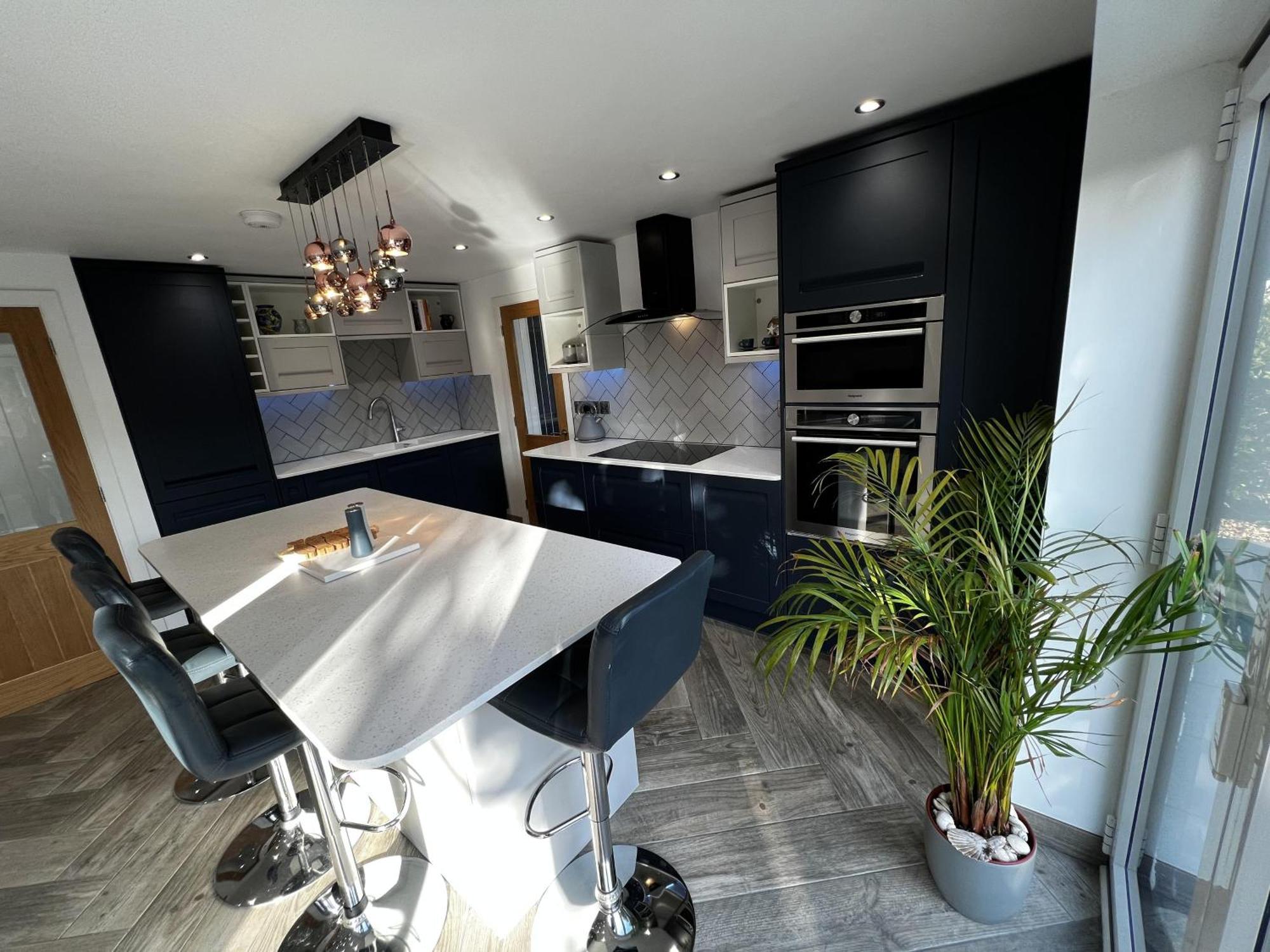 Stylish Modern Home With Parking Enclosed Garden ホーリーヘッド エクステリア 写真